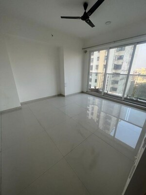 2 BHK Apartment For Sale in Soham Crystal Spires, Thane West