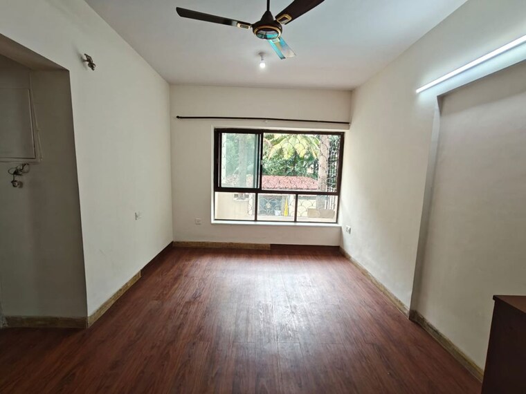 Room, green-meadows-bluilding-2-chs-ltd 1 Bedroom 400 Sq.Ft. Apartment In Kandivali East Mumbai 10765979