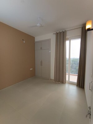 Room in 2 BHK Apartment at Supertech Hues, Sector 68 – for Rent