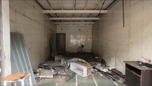  Shop For Rent in Andheri East