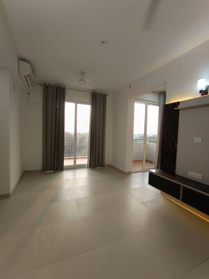 Room in 2 BHK Apartment at Supertech Hues, Sector 68 – for Rent