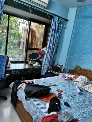 Room in 1.5 BHK Apartment at Dahisar West – for Rent
