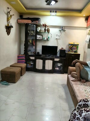 Living Room in 1.5 BHK Apartment at Dahisar West – for Rent