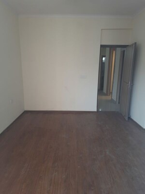 Room in 3 BHK Apartment at Amrapali Verona Heights, Tech Zone 4 Greater Noida – for Rent