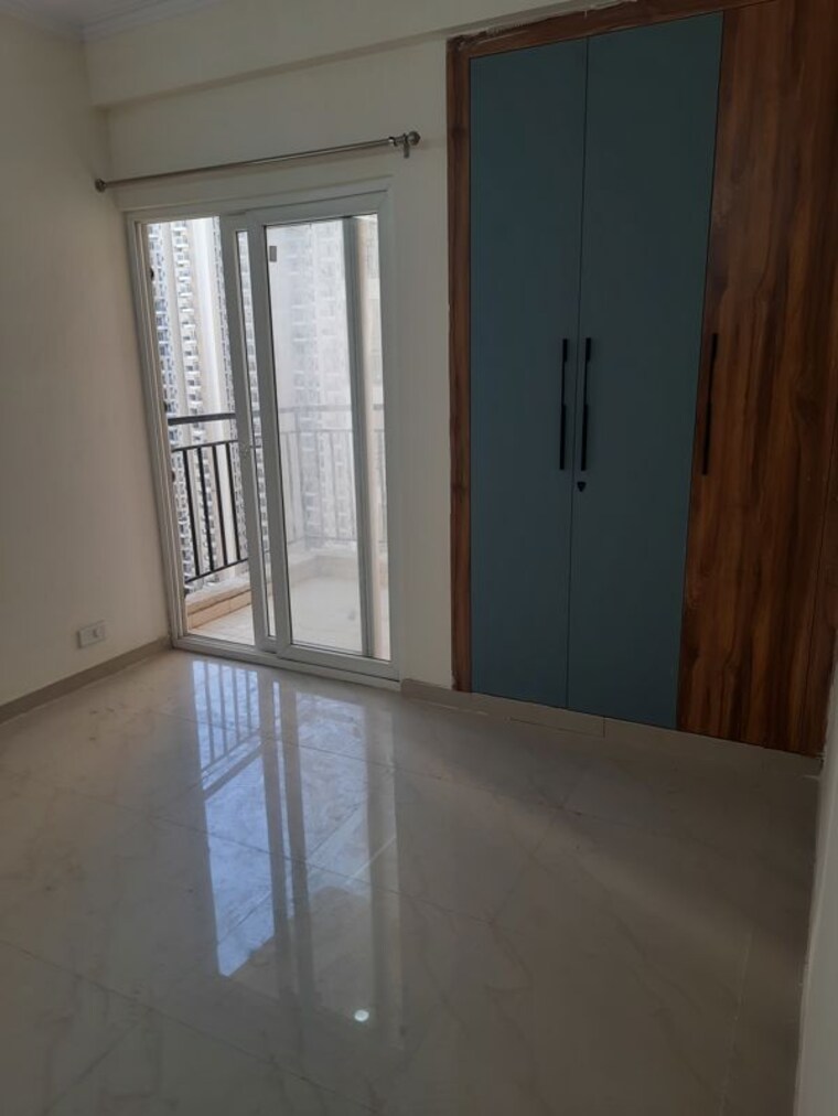 Room, amrapali-verona-heights 3 Bedroom 1300 Sq.Ft. Apartment In Tech Zone 4 Greater Noida Greater Noida 10766003