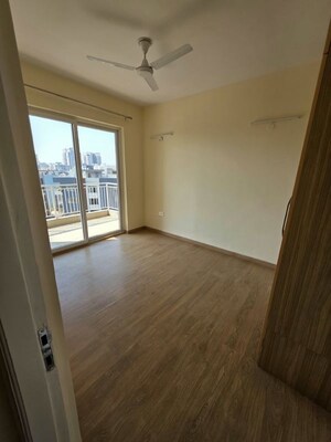 Room in 3.5 BHK Apartment at Emaar Palm Gardens, Sector 83 – for Sale