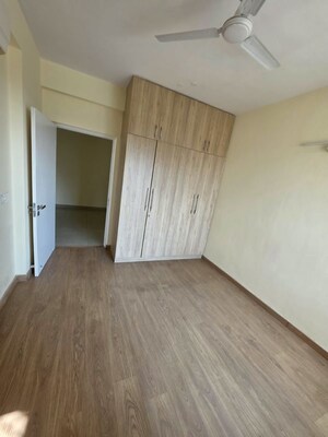 Room in 3.5 BHK Apartment at Emaar Palm Gardens, Sector 83 – for Sale
