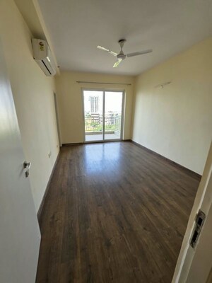 Room in 3.5 BHK Apartment at Emaar Palm Gardens, Sector 83 – for Sale