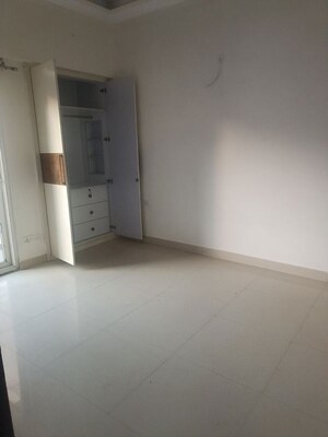 Room in 3 BHK Apartment at Samridhi Luxuriya Avenue, Sector 150 – for Rent