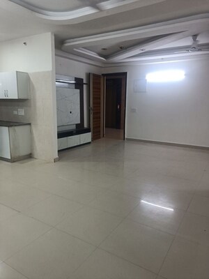 Room in 3 BHK Apartment at Samridhi Luxuriya Avenue, Sector 150 – for Rent
