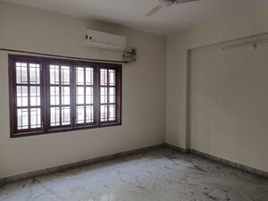 Room in 3 BHK Apartment at Omega Apartment Somajiguda, Somajiguda – for Rent