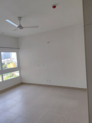 Room in 3 BHK Apartment at Karle Vario Homes, Hebbal – for Rent