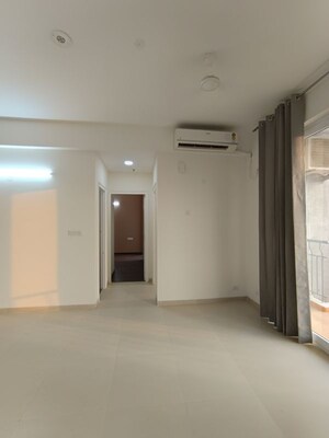 Room in 2 BHK Apartment at Supertech Hues, Sector 68 – for Rent