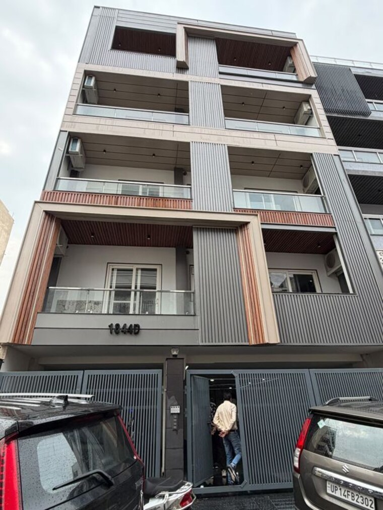 Exterior View, sushant lok i 3 Bedroom 215 Sq.Yd. Builder Floor In Sushant Lok I Gurgaon 10766057