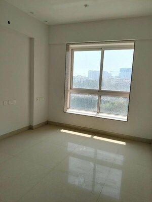 Room in 2 BHK Apartment at Hubtown Rising City, Ghatkopar East – for Rent