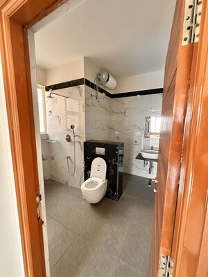 Attached Bathroom in 3 BHK Builder Floor at Banashankari – for Rent