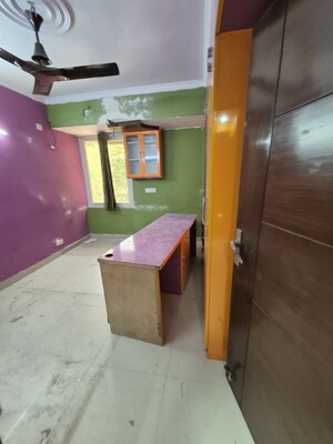 Team Area in 3.5 BHK Apartment at Mayur Vihar – for Rent