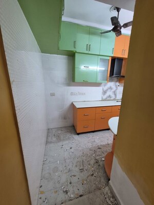 Team Area in 3.5 BHK Apartment at Mayur Vihar – for Rent