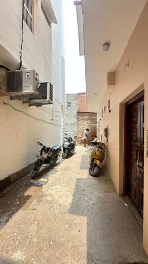 5 BHK Independent House – Exterior View View at Durgakund - for Sale