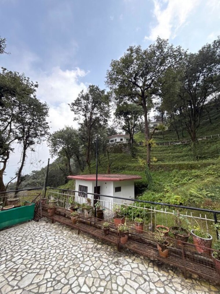 Garden, sky-dream 3 Bedroom 100 Sq.Yd. Villa In Sadullapur Greater Noida 10766140