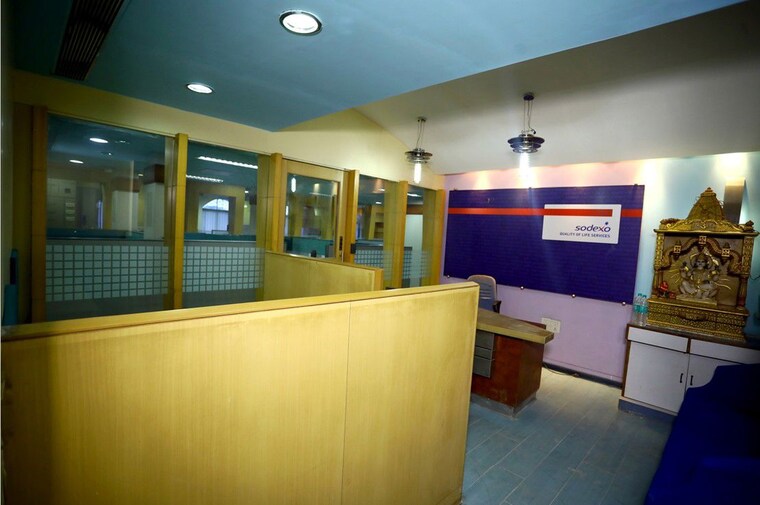 Team Area, rolex-shopping-center Commercial Office Space 3470 Sq.Ft. In Goregaon West Mumbai 10766144