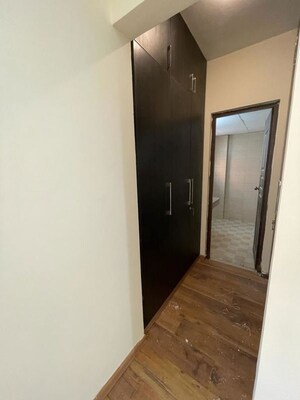 Room in 4 BHK Apartment at Logix Blossom County, Sector 137 – for Sale