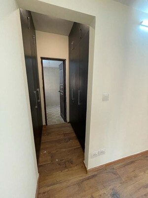 Room in 4 BHK Apartment at Logix Blossom County, Sector 137 – for Sale