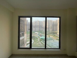 Room in 4 BHK Apartment at Logix Blossom County, Sector 137 – for Sale