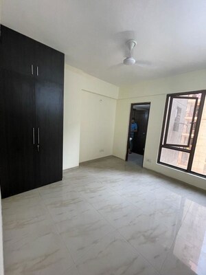 Room in 4 BHK Apartment at Logix Blossom County, Sector 137 – for Sale