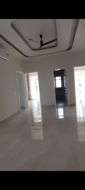 Room in 4 BHK Apartment at Sector 86 – for Sale