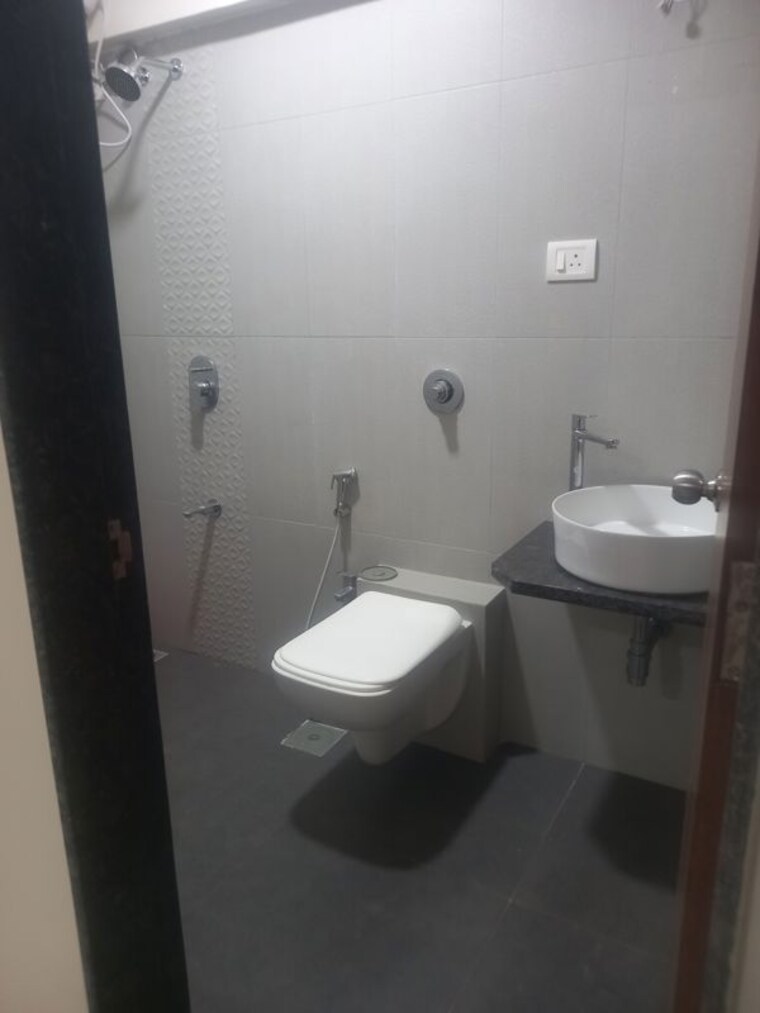 Bathroom, dadar west 2 Bedroom 570 Sq.Ft. Apartment In Dadar West Mumbai 10766199