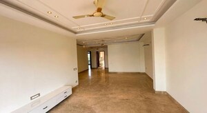 Building Lobby in 3 BHK Builder Floor at Sector 57 – for Rent