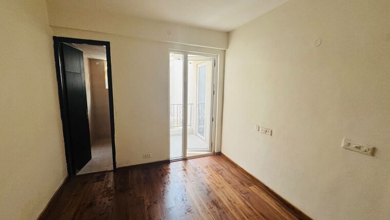 Room, signature-global-park-4-and-5 2.5 Bedroom 1120 Sq.Ft. Apartment In Sohna Sector 36 Gurgaon 10766229