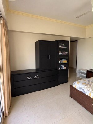Room in 3 BHK Apartment at Piramal Vaikunth, Balkum Pada – for Sale