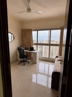 Room in 3 BHK Apartment at Piramal Vaikunth, Balkum Pada – for Sale