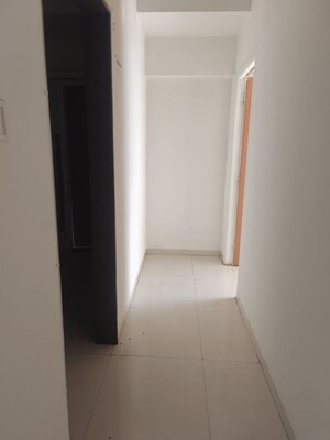 Room in 2 BHK Apartment at Skyrise Apartments, Chembur – for Sale