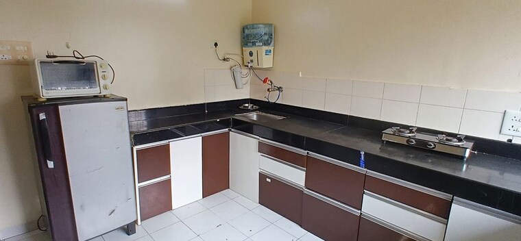 Kitchen, ravetkar-himanshu 2.5 Bedroom 1800 Sq.Ft. Apartment In Karve Road Pune 10766322