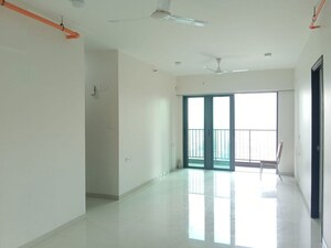 Room in 3 BHK Apartment at Kalpataru Parkcity Eternia, Kolshet Road – for Rent