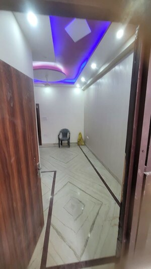 Building Lobby in 3 BHK Builder Floor at Shastri Nagar – for Rent