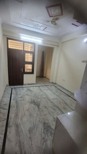 Room in 3 BHK Builder Floor at Shastri Nagar – for Rent