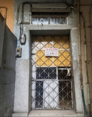 Building Lobby in  Independent House at Park Circus – for Sale
