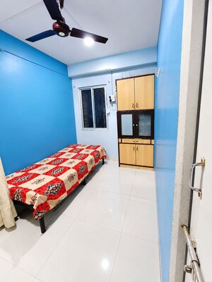 Bedroom in 2 BHK Apartment at Tingre Nagar – for Rent