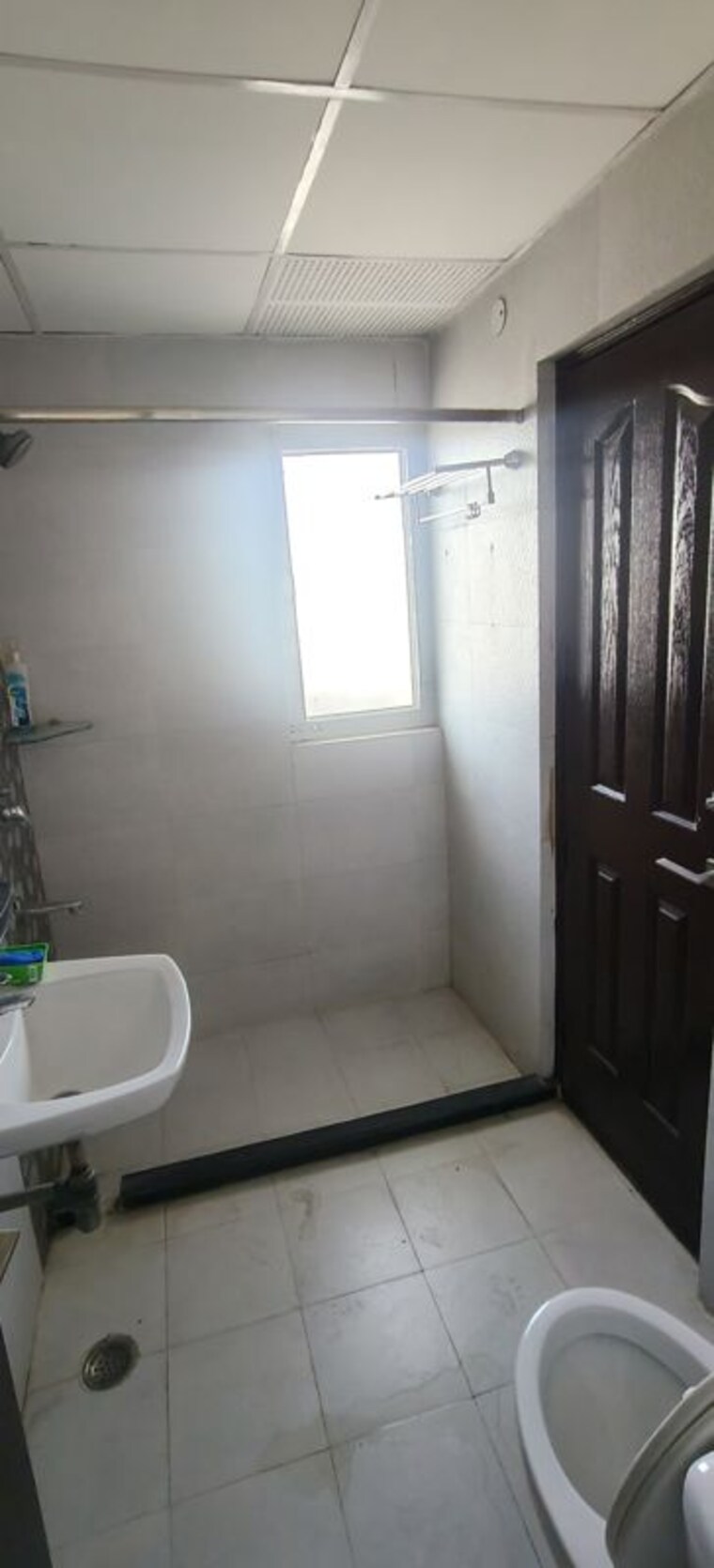 Bathroom, jm-aroma 3 Bedroom 1550 Sq.Ft. Apartment In Sector 75 Noida 10766474