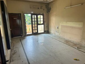  Independent House For Sale in White Avenue