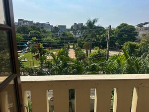  Independent House – Exterior View View at White Avenue - for Sale