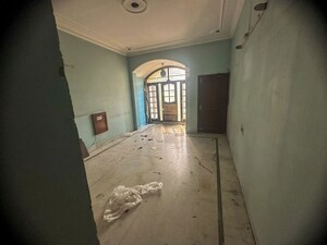 Building Lobby in  Independent House at White Avenue – for Sale