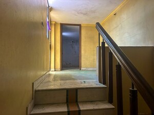 Building Lobby in  Independent House at White Avenue – for Sale