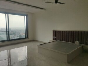 Room in 3 BHK Apartment at Uptown Jubilee, Jubilee Hills – for Rent