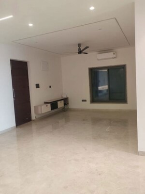 Room in 3 BHK Apartment at Uptown Jubilee, Jubilee Hills – for Rent