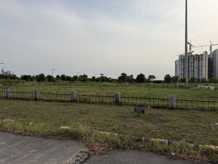 undefined, supertech-golf-country-village  150 Sq.Yd. Plot In Sector 22d Yamuna Expressway Greater Noida 10766586
